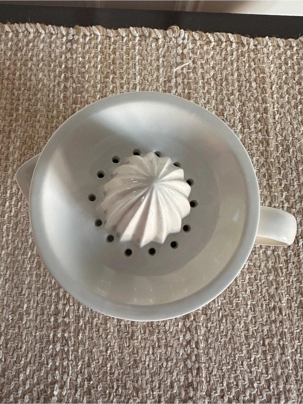 Rae Dunn “SQUEEZE” Citrus Juicer Mug White Ceramic Lemon Orange Press